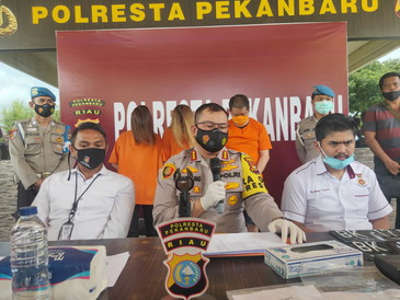 Polresta Pekanbaru Berhasil ungkap Pelaku Hipnotis yang melibatkan WNA.