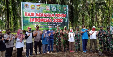 KODIM 0313/KPR MELAKUKAN GERAKAN MENANAM 20.000 POHON SECARA SERENTAK BERSAMA MASYARAKAT