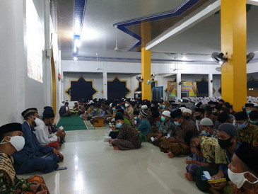 Masyarakat terus Zikir dan Mendoakan Kesembuhan Gubri terhadap Covid-19.