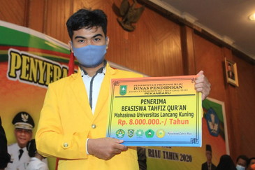 Pemprov Riau Serahkan Beasiswa Bagi 4.104 Mahasiswa, Rektor Unilak Ucapkan Terimakasih