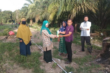 Dosen Unilak jadikan Urine Ternak sebagai Pupuk Cair