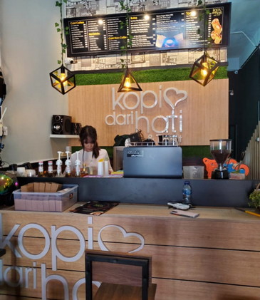 Ketua Leting DSD SDS Polda Riau Apresiasi Usaha Coffe Shop "Kopi dari Hati"dari Hati"