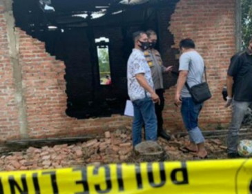 Main Korek Api Bocah 3 Tahun di Pekanbaru tewas terpanggang di rumahnya.