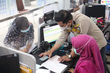 Kepala BAPENDA Kota Pekanbaru Tinjau Langsung Layanan Publik dimasa Pandemi Covid-19