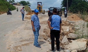 Bantu Pemko Pekanbaru PT Cakrawala Monica Abadi perbaiki jalan Badak ujung