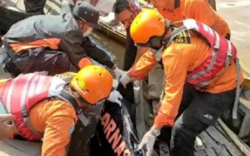 Jasad 2 Nelayan yang Tenggelam di Sungai Batang Tuaka Inhil Riau ditemukan Meninggal Dunia.