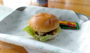 Eight Burger Hadir di Kota Pekanbaru