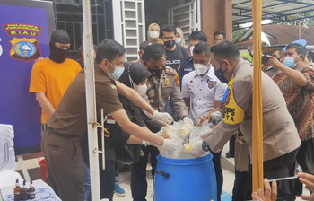 Polresta Pekanbaru Melaksanakan Kegiatan Pemusnahan Barang Bukti Shabu 13,159 Kg