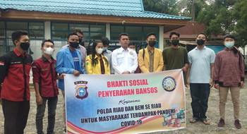 HADAPI PANDEMI; BEM SE-RIAU KOLABORASI BERSAMA POLDA RIAU ADAKAN BAKTI SOSIAL
