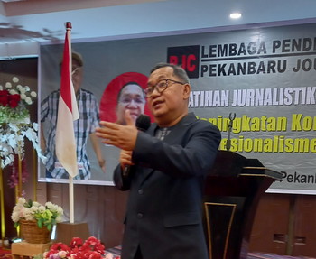 Menghadirkan 3 Wartawan Senior & Praktisi Hukum: Pelatihan Jurnalistik PJC Berlangsung Sukses