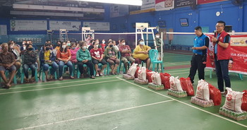 IKTS Pekanbaru Taja Pembagian Sembako Imlek 2023