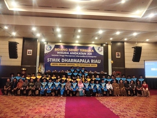 STMIK Dharmapala Riau Wisuda 33 Mahasiswa