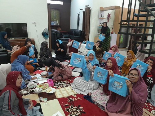 Relawan Prabowo-Gibran Kampanye Door To Door di Pekanbaru