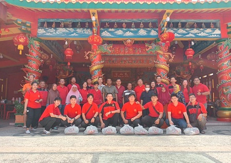 TITD Hong San Kiong Beri Paket Sembako untuk Tunanetra