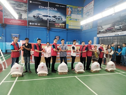 Sambut Imlek, IKTS Bagikan 101 Paket Sembako