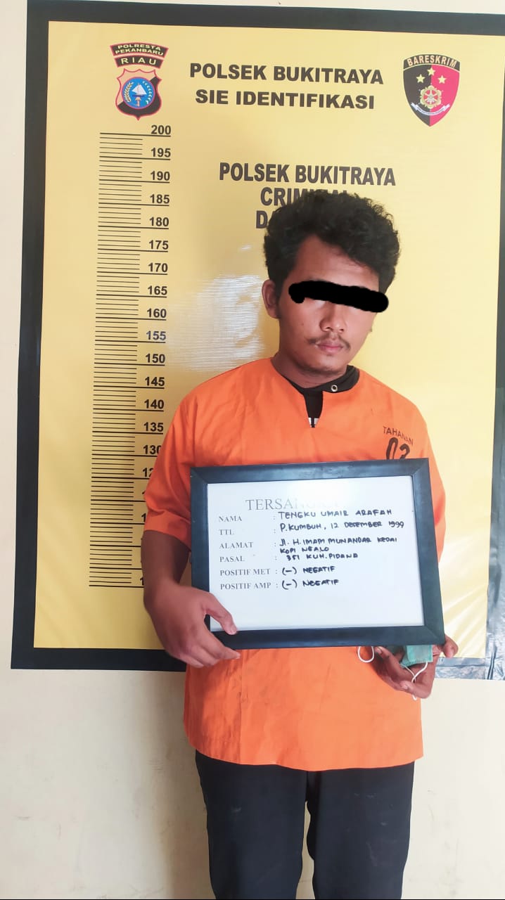 Karena Sakit Hati Teman kerja ditikam pakai Pisau