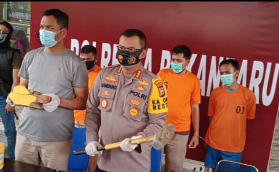 Satreskrim Polresta Amankan Empat Tersangka Pengrusakan Tembok SD Taruna Islam